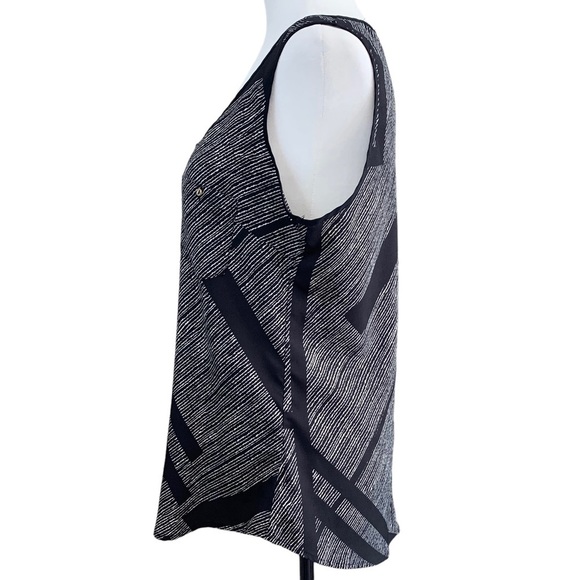 Le Chateau Sleeveless Blouse - Picture 4 of 10